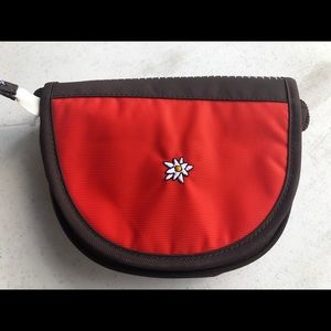 Sherpani UNO Shoulder wallet/bag/purse